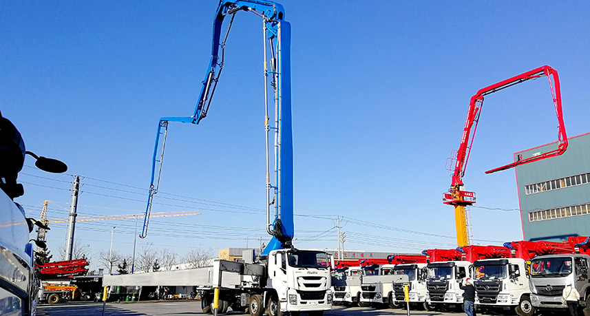 Pompe à béton montée sur camion