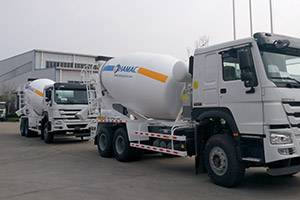 Camion malaxeur à béton